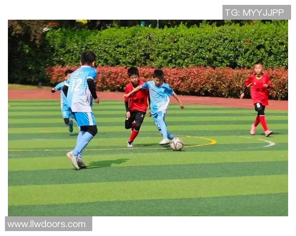 七里中心小学足球比赛精彩直播全程回顾与精彩瞬间分享