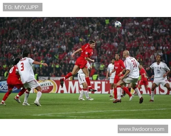 上港与悉尼激战回顾精彩集锦展现足球魅力与激情对决 上港与悉尼激战回顾精彩集锦展现足球魅力与激情对决