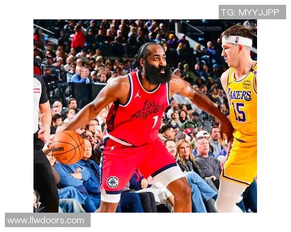 快船大胜篮网，继续领跑西部，展现冠军气质