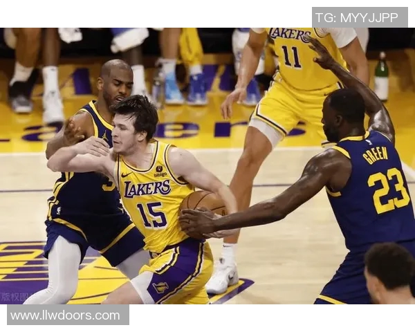 湖人队与热火队G3激战正酣谁能在总决赛中占得先机